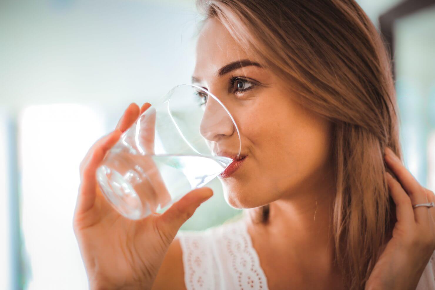 Não consegue beber água suficiente? Confira 5 dicas para aumentar a sua  hidratação — Ministério da Saúde